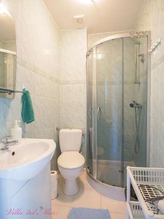 Проживание в семье Villa del Mar Леба Трехместный номер с ванной комнатой-1