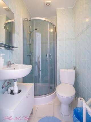 Проживание в семье Villa del Mar Леба Трехместный номер с ванной комнатой-7