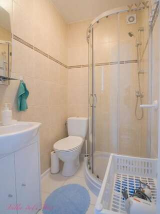 Проживание в семье Villa del Mar Леба Трехместный номер с ванной комнатой-5